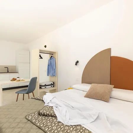 فندق مبيت وإفطار Via Tirso & 3*